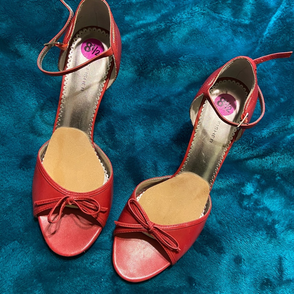 Red Heels - Picture 2 of 6